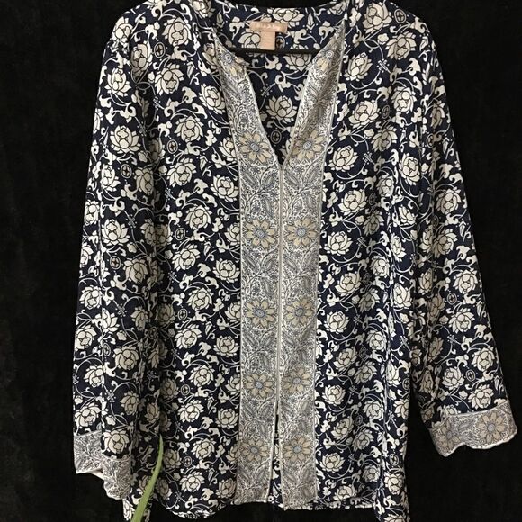 White Stag Slit bottom Chiffon Top - Picture 10 of 10